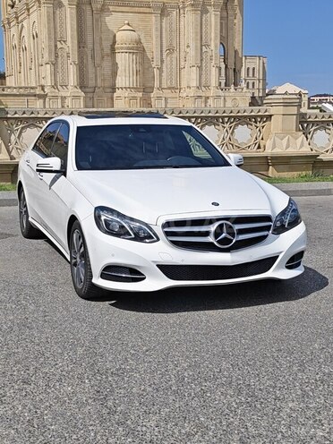 Mercedes E 220-12