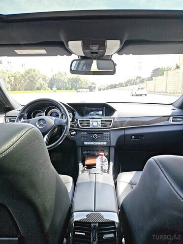 Mercedes E 220-17