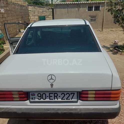 Mercedes 190-2