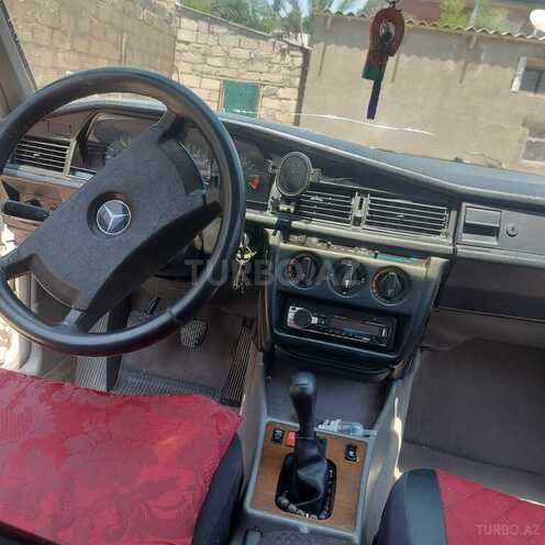 Mercedes 190-5