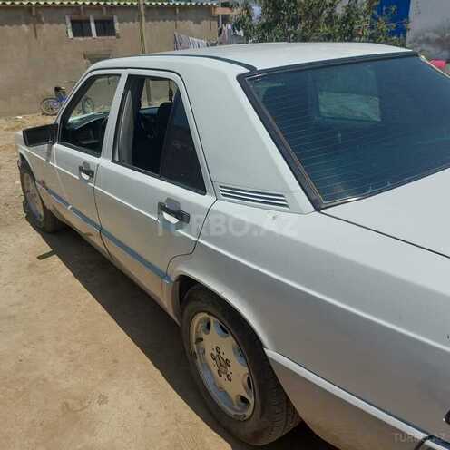 Mercedes 190-4
