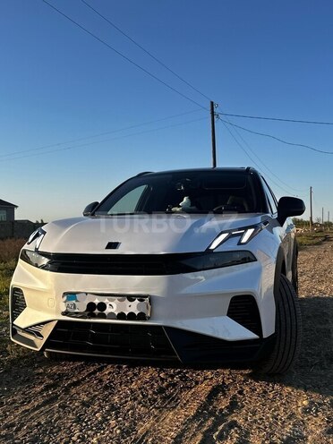 Lynk & Co 06-2