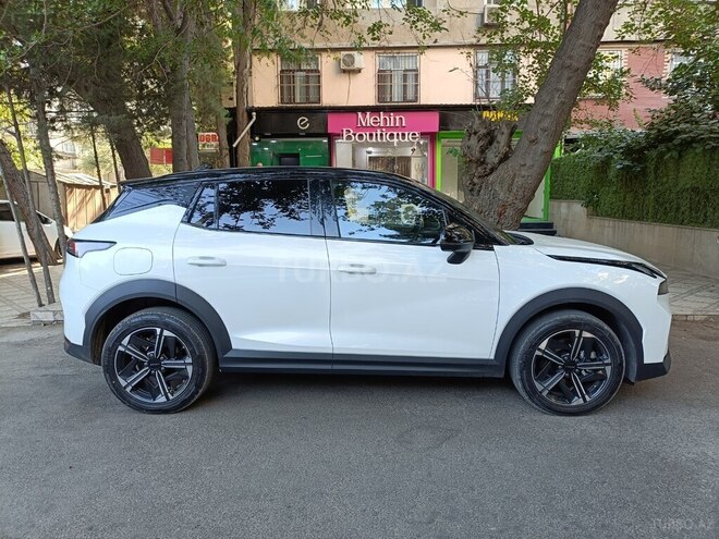 Lynk & Co 06-3