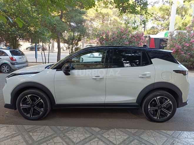 Lynk & Co 06-4
