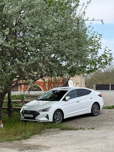 Hyundai Elantra-1