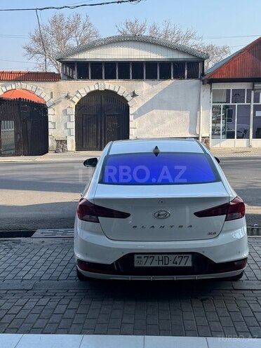 Hyundai Elantra-2