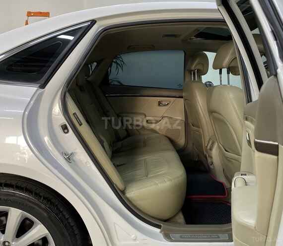 Hyundai Grandeur-18