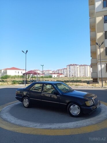 Mercedes 200 E-2