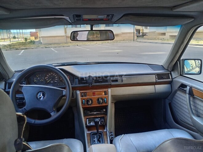 Mercedes 200 E-6