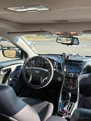 Hyundai Elantra-7