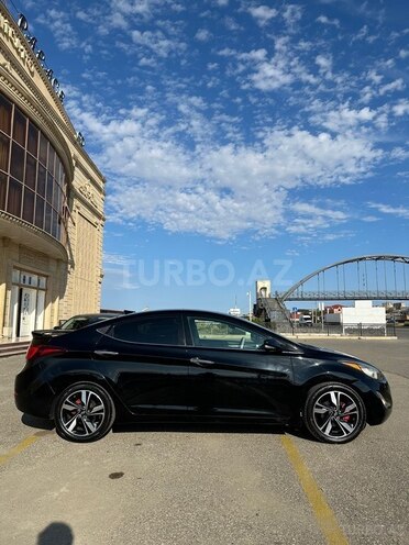 Hyundai Elantra-3