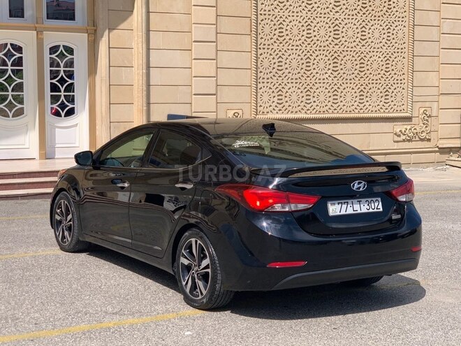 Hyundai Elantra-10