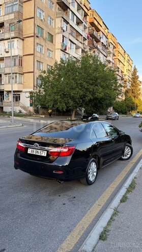 Toyota Camry-9