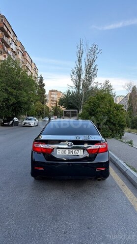 Toyota Camry-5