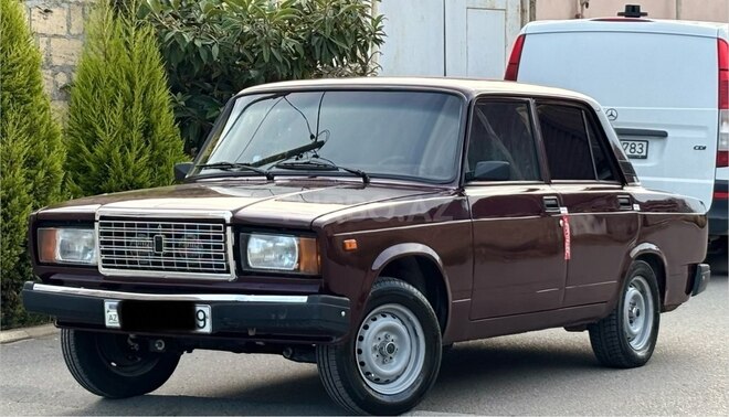 LADA (VAZ) 2107-1