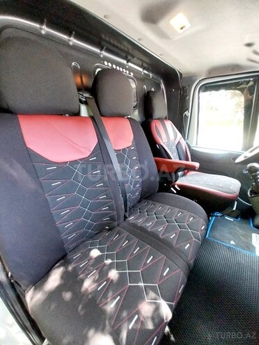 Ford Transit-8