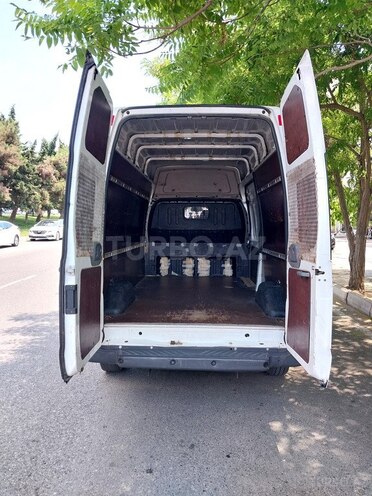 Ford Transit-5