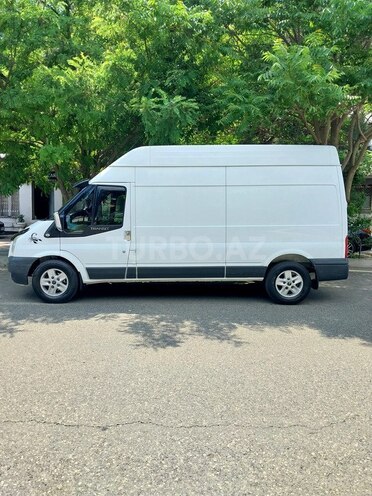 Ford Transit-2
