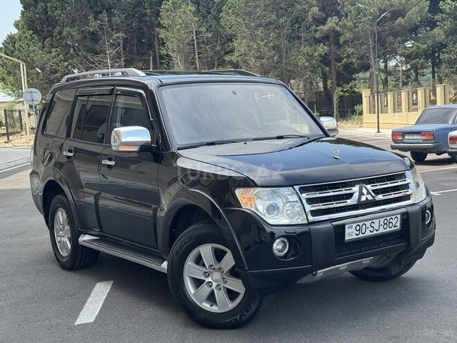 Mitsubishi Pajero-3