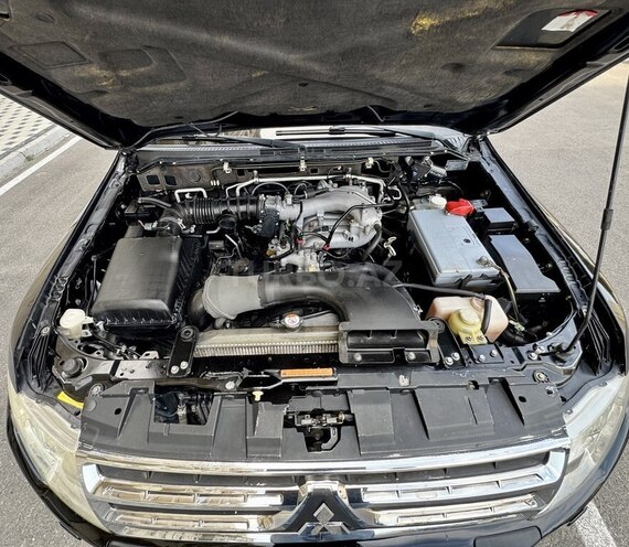 Mitsubishi Pajero-17