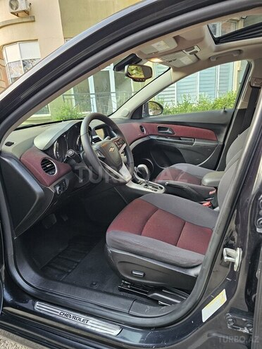 Chevrolet Cruze-10