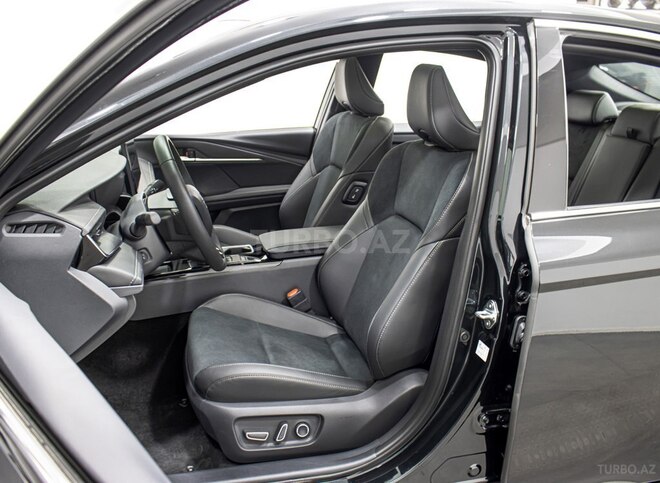 Toyota Camry-18