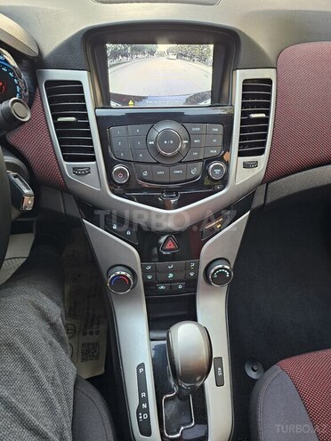 Chevrolet Cruze-12