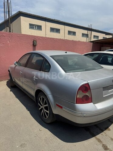 Volkswagen Passat-2