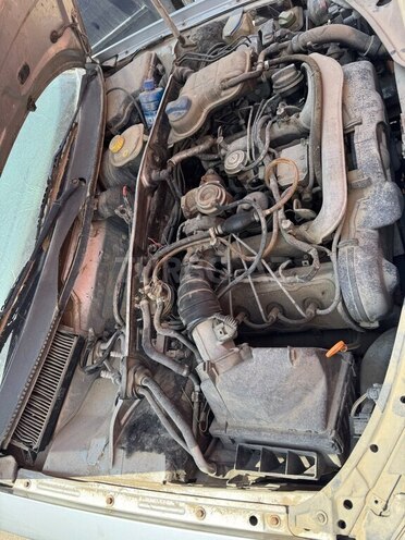 Volkswagen Passat-8