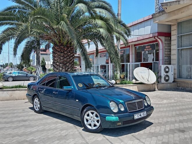 Mercedes E 200-2