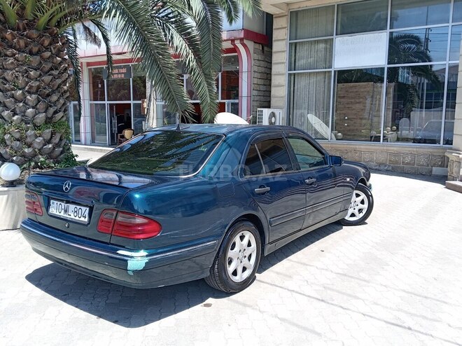 Mercedes E 200-5