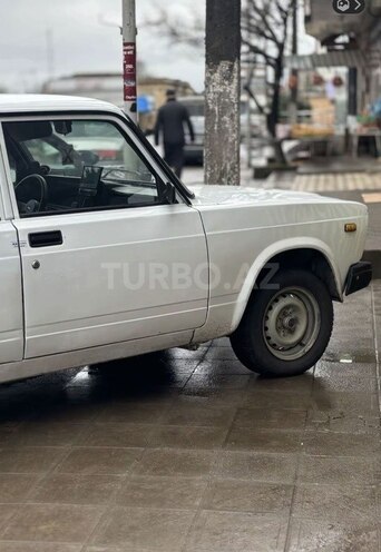 LADA (VAZ) 2107-2
