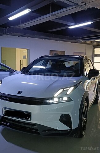 Lynk & Co 06-7