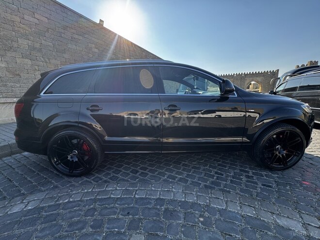 Audi Q7-3