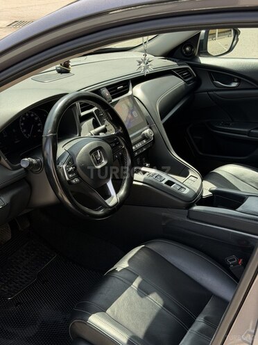 Honda Insight-7
