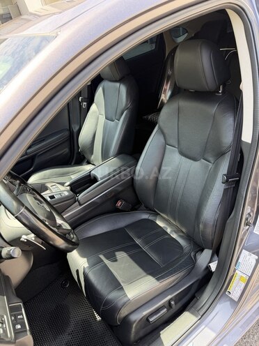 Honda Insight-8