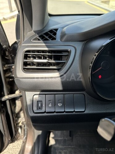 Kia Rio-7