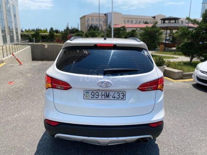 Hyundai Santa Fe-5