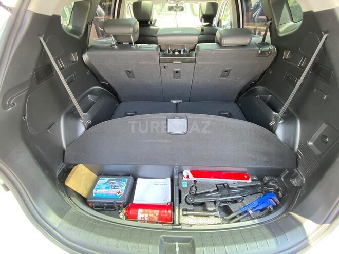 Hyundai Santa Fe-12