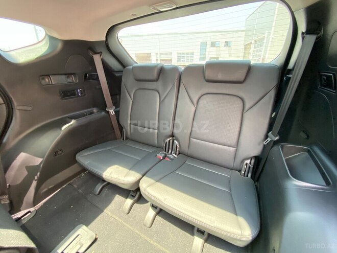 Hyundai Santa Fe-11