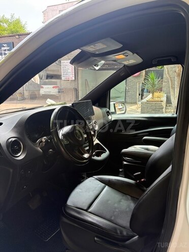 Mercedes Metris-4