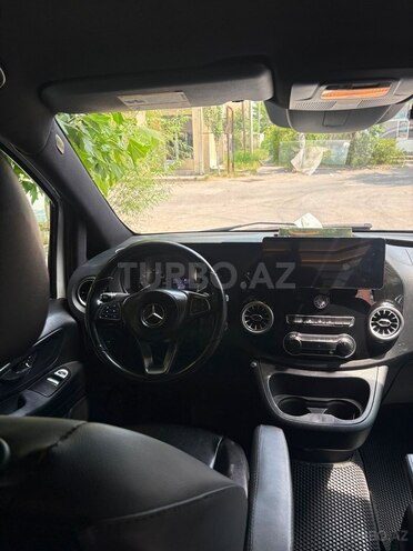 Mercedes Metris-2