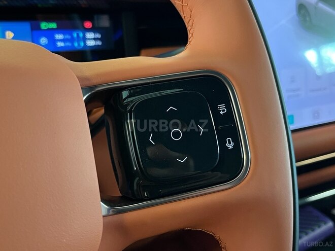Lynk & Co 900-13