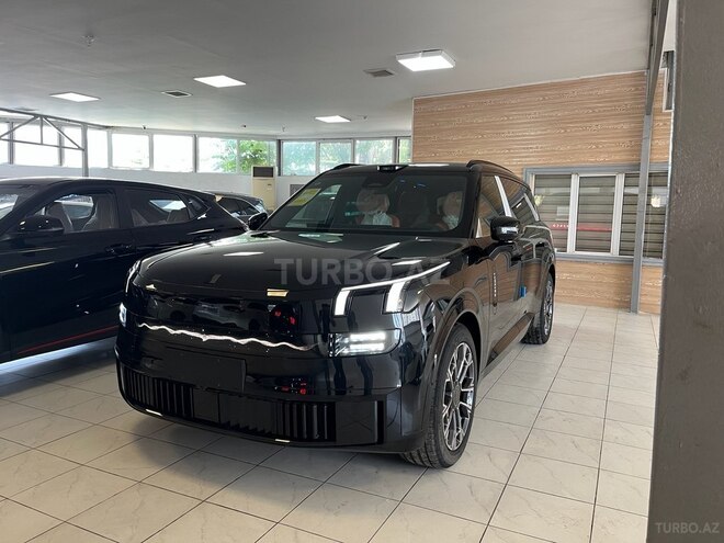 Lynk & Co 900-1