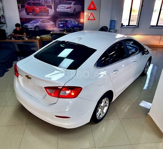 Chevrolet Cruze-12