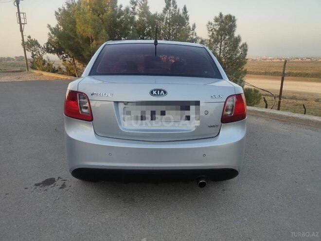Kia Pride-2