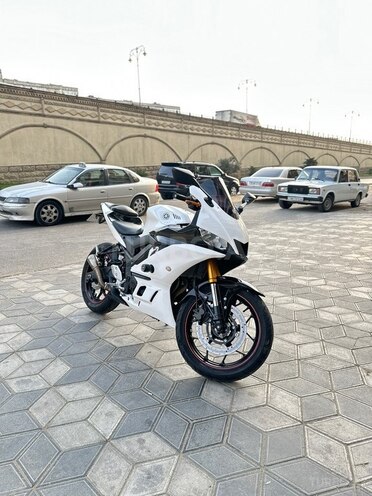 Yamaha YZF-R3-1