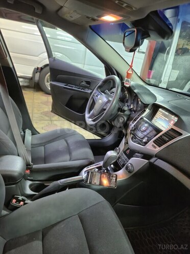Chevrolet Cruze-11