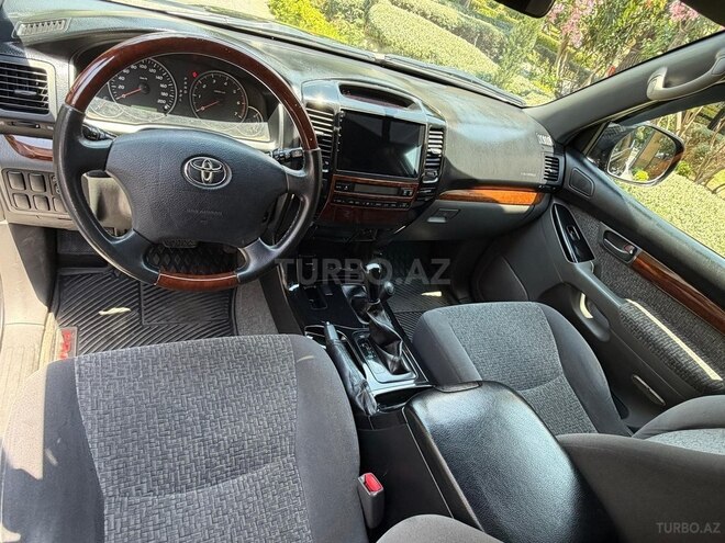 Toyota Land Cruiser Prado-8