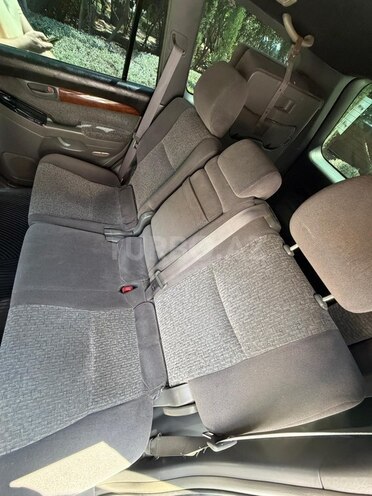 Toyota Land Cruiser Prado-10